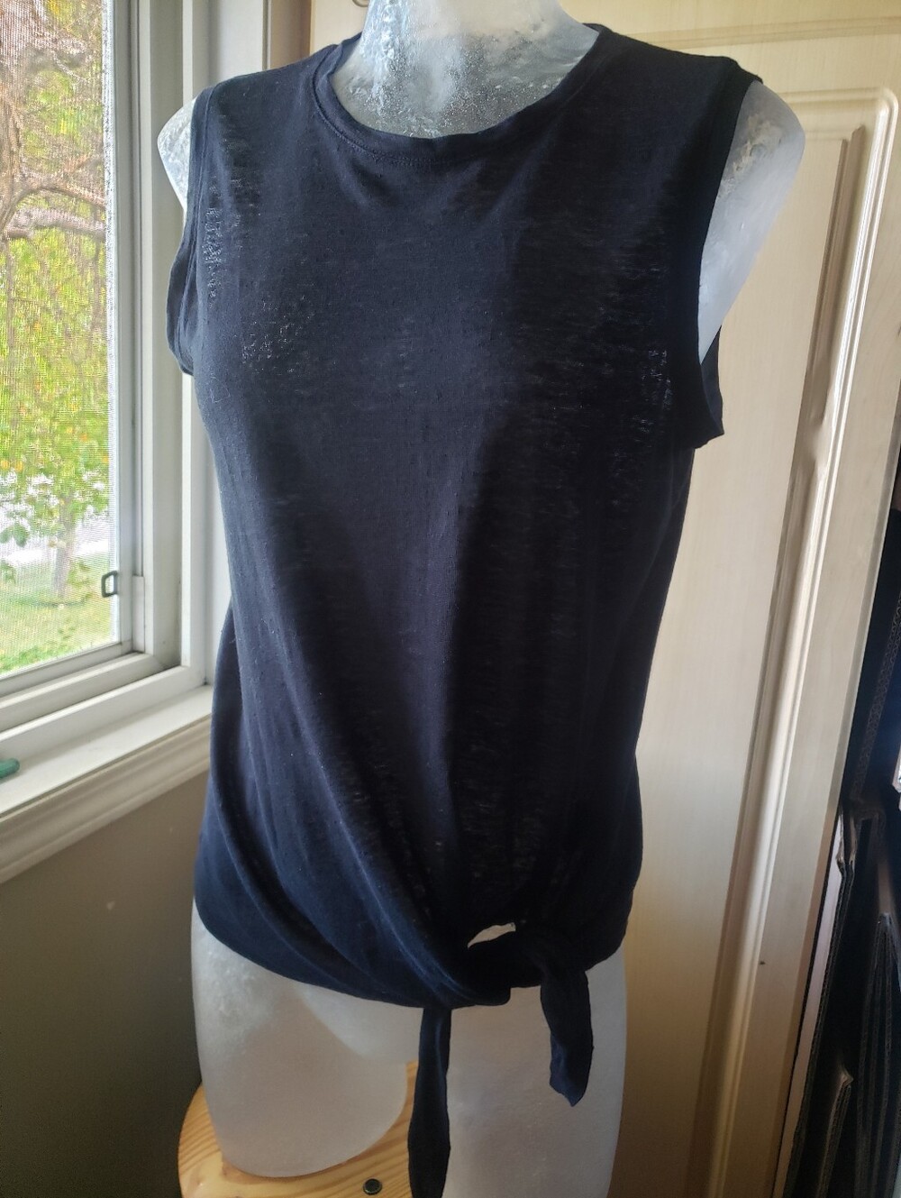 Banana Republic 100% Linen Black Sleeveless Tie-Front Tank Top